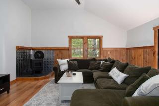 Lakes & Leisure! Spacious Berkshire Getaway - 4