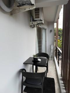Stylish Loft Apartment Near Fishermans Village - 8
