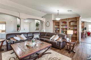 Spacious Backyard! Family Haven in San Tan Valley - 3