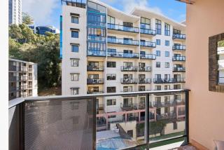 Renovated Cityscape Resort - 9