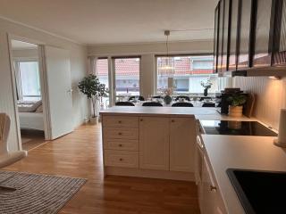 Large Family Apartment in the City Centre with Sunny Balcony - 1