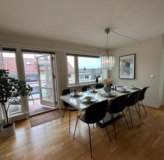 Large Family Apartment in the City Centre with Sunny Balcony - 2