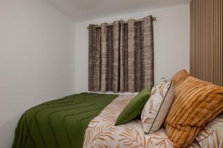 Large Contractor House - 6 Bedrooms - 5