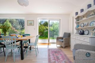 Holly Tree House - 3