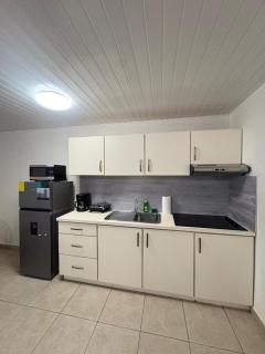Puerta del Sol#6-Studio near airport with shared pool sleeps 4 - 4