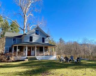 Sunsets On Blue Hill, Newly Renovated Farmhouse - 8