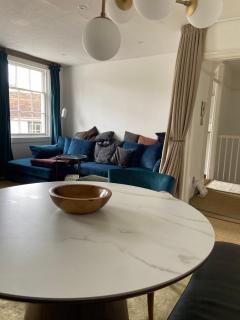 Canterbury City Centre 2 Bed Apartment with Cathedral View - 0