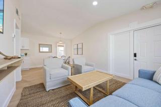Boardwalk Bungalow - 8
