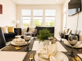 Stylish 2BR with Parking Near Temple Sq & Delta Ctr - 9