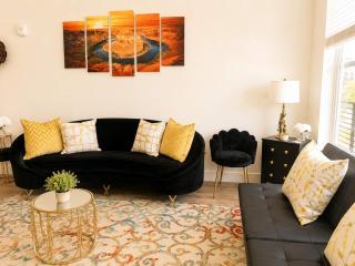 Stylish 2BR with Parking Near Temple Sq & Delta Ctr - 6