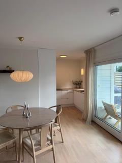 Apartment with sunny balcony - 5