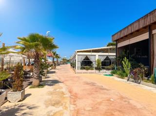Beachfront- Sea View Holiday Home 105 - 3