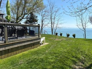 Lakefront Lake Erie with Amazing Views 3BR Pet Friendly 1 HR from Hamilton and Niagara 5 nights in August available - 7