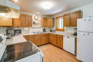 ‘Kenway Ranch’ Family Home in Southwest Harbor! - 6