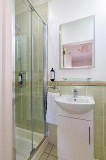 Almara Guesthouse - 9