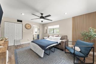 Coastal Bungalow- 5 Minutes to the port! - 4