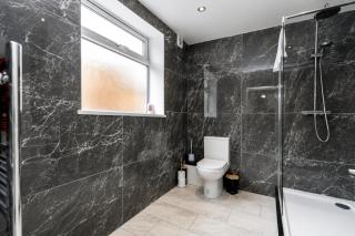 Modern 4BR Contractor Stay in Darlington - 4