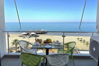 Brisa Del Mar Beachfront Apartment - 1