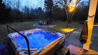 Hot TubFirepitGame RoomSleeps 12Near Lake - 8