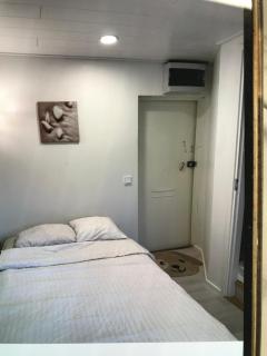 Wooden house apartment 1 km from river - 6