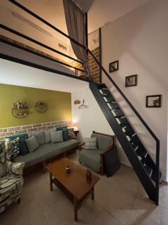Small cosy house Lavrion - 0