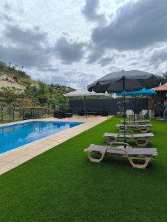 Casa Resineiro com Piscina, Garagem e Terraço - 7