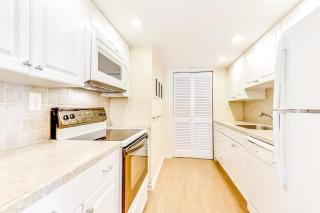 81 Beach Hill 411 - 2