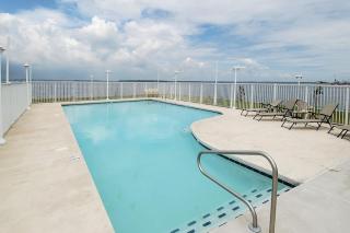 Pier Seventeen 302 - 7
