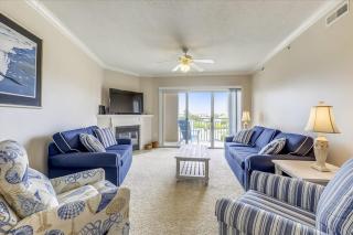 Pier Seventeen 302 - 3