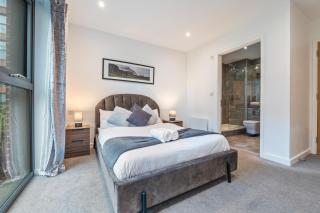 Modern Central Birmingham 2BR Near Bullring with Superfast Wi-Fi, Netflix & PS5 - 7