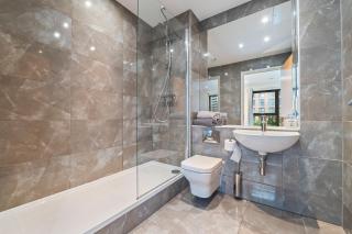 Modern Central Birmingham 2BR Near Bullring with Superfast Wi-Fi, Netflix & PS5 - 4