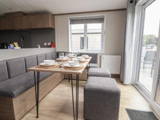 Cedar Lodge 2 Bedrooms - 4