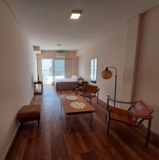 Bright and Quiet Apartment - 6