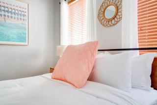 Comfy Studio with Beach Access across the street - 6