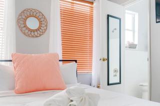 Comfy Studio with Beach Access across the street - 1