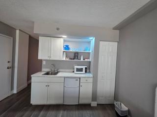 Oceanview Studio w/kitchenette, pool, tiki bar - 5