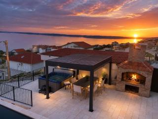 Newly built Villa MarVista with 4 bedrooms,infinity pool & stunning sea and mountain views - 5