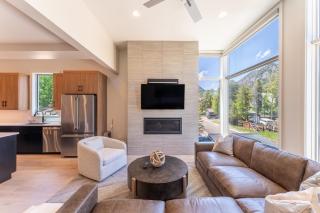 224 Frisco Aly Unit E : 2 - 6