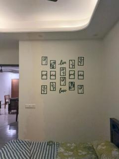 The Evergreen Stays I 3BHK with Mountain View Balconies - Dehradun - 2