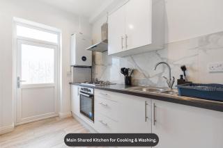 F4 Modern Studio Flat - Prime TV - Parking - Wi-Fi - 3