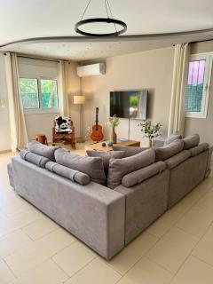 Nea Makri Holiday Villa - Authentic Greek Retreat - 9