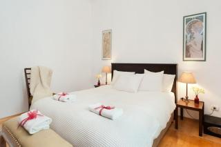 Bright and Charming 1BR Apt w Sea Views Near Shore - 1