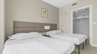 Luxury 2BR-2Bath Condo with Huge Terrace, Ocean View, Parking - 3