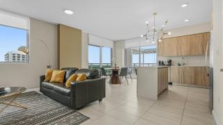 Luxury 2BR-2Bath Condo with Huge Terrace, Ocean View, Parking - 7