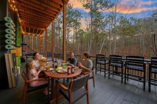 Creek • Art Terrace • Espresso Bar • Treetop Views - 9