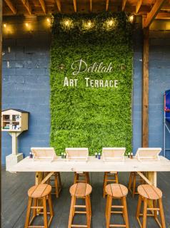 Creek • Art Terrace • Espresso Bar • Treetop Views - 6