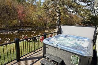 Jay Peak Getaway on Trout River - 4
