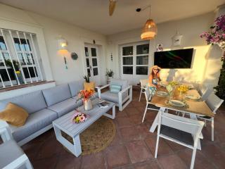 VILLA AMIRA ,sea and mountains panoramic views ,pistas de golf Marbella estepona - 4