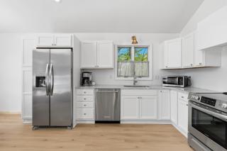 2 Mi to Charlestown Beach! South County Home - 2
