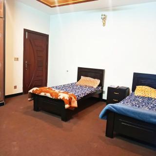 Shah Boys Hostel & Guest House - 1